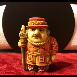 Pot Belly ~ Beefeater ~ Ceremonial Guard